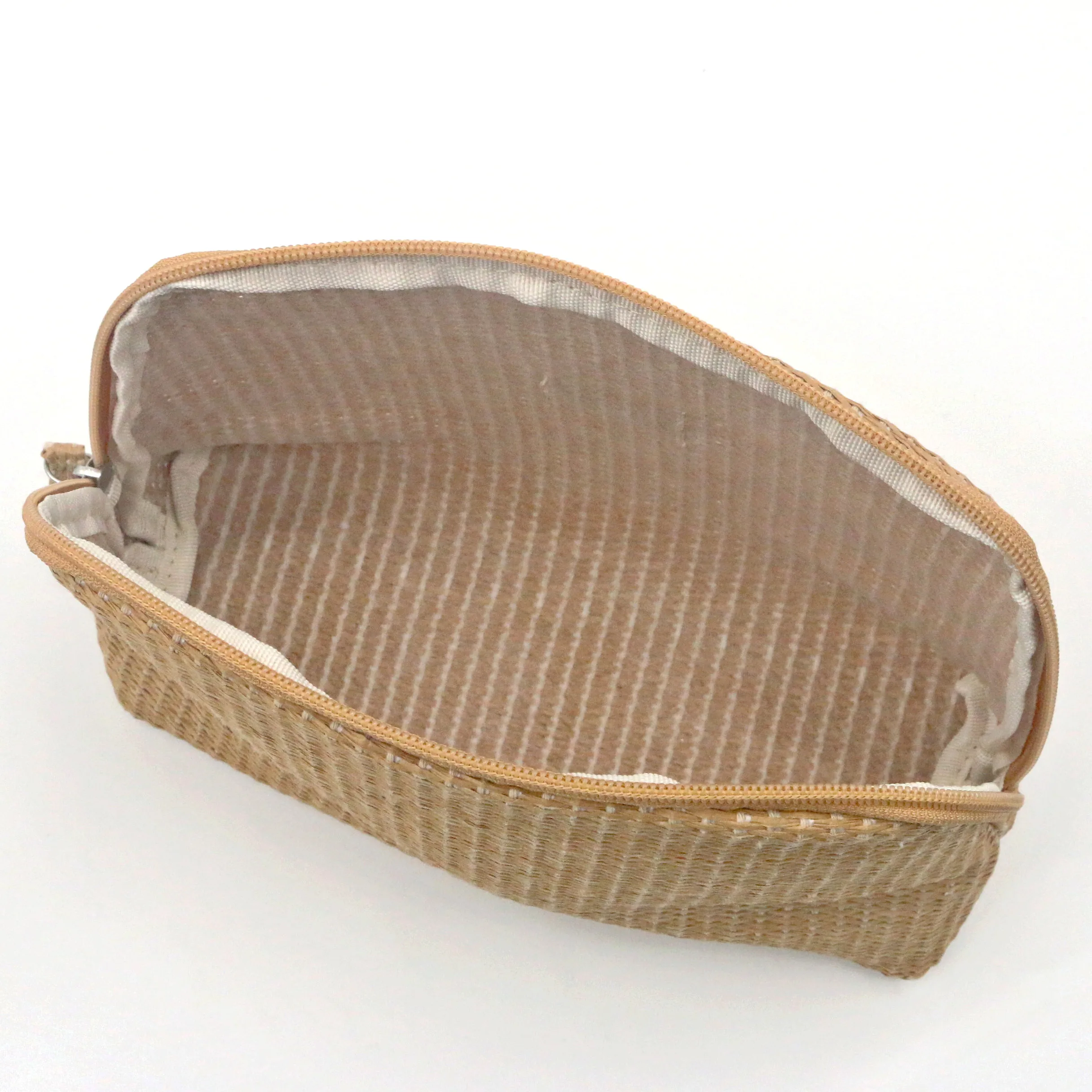 Hot Sale Eco-friendly Paper Straw Natural Beauty Cosmetic Bag Popular Shell Shape Woven Straw Paper Makeup Zipper Pouch Bag