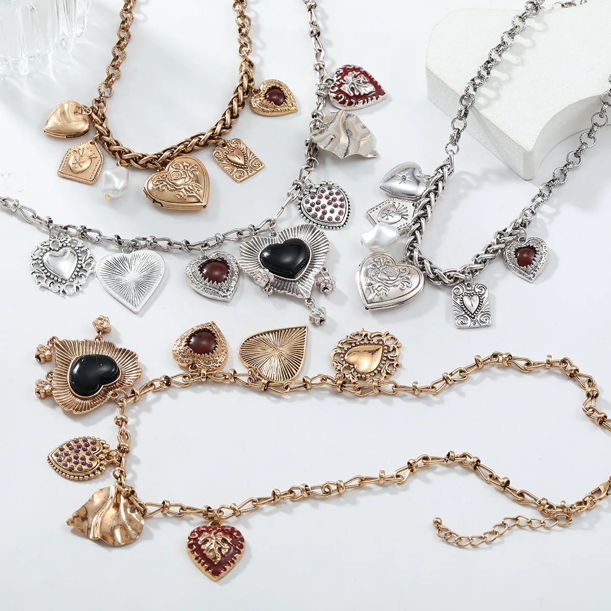 Fashion Jewelry Wholesale Retro Necklaces Statement Metal Heart-shaped Silver Pendant Multi Layer Pendant Necklace Women