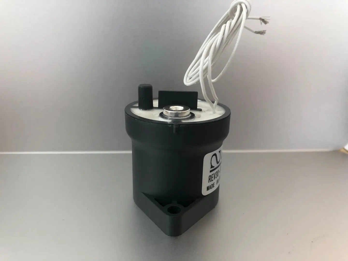 Ruilei REV30-12A 30A 12v HIGH voltage DC contactor relay is supplied