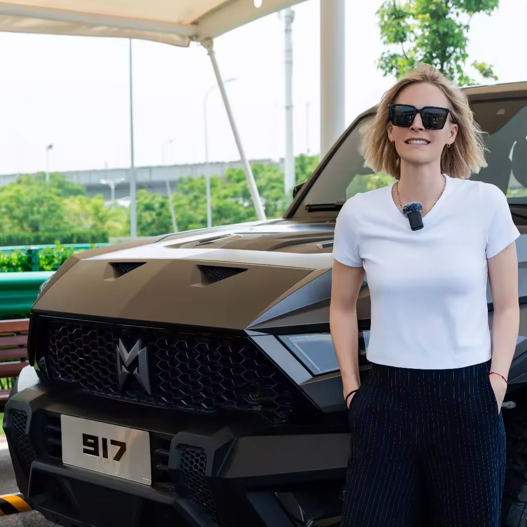 Handsome Dongfeng Warrior 917 Extended-Range 4x4 Off Road SUV Dongfeng Mengshi M-hero 917 New Energy Vehicle