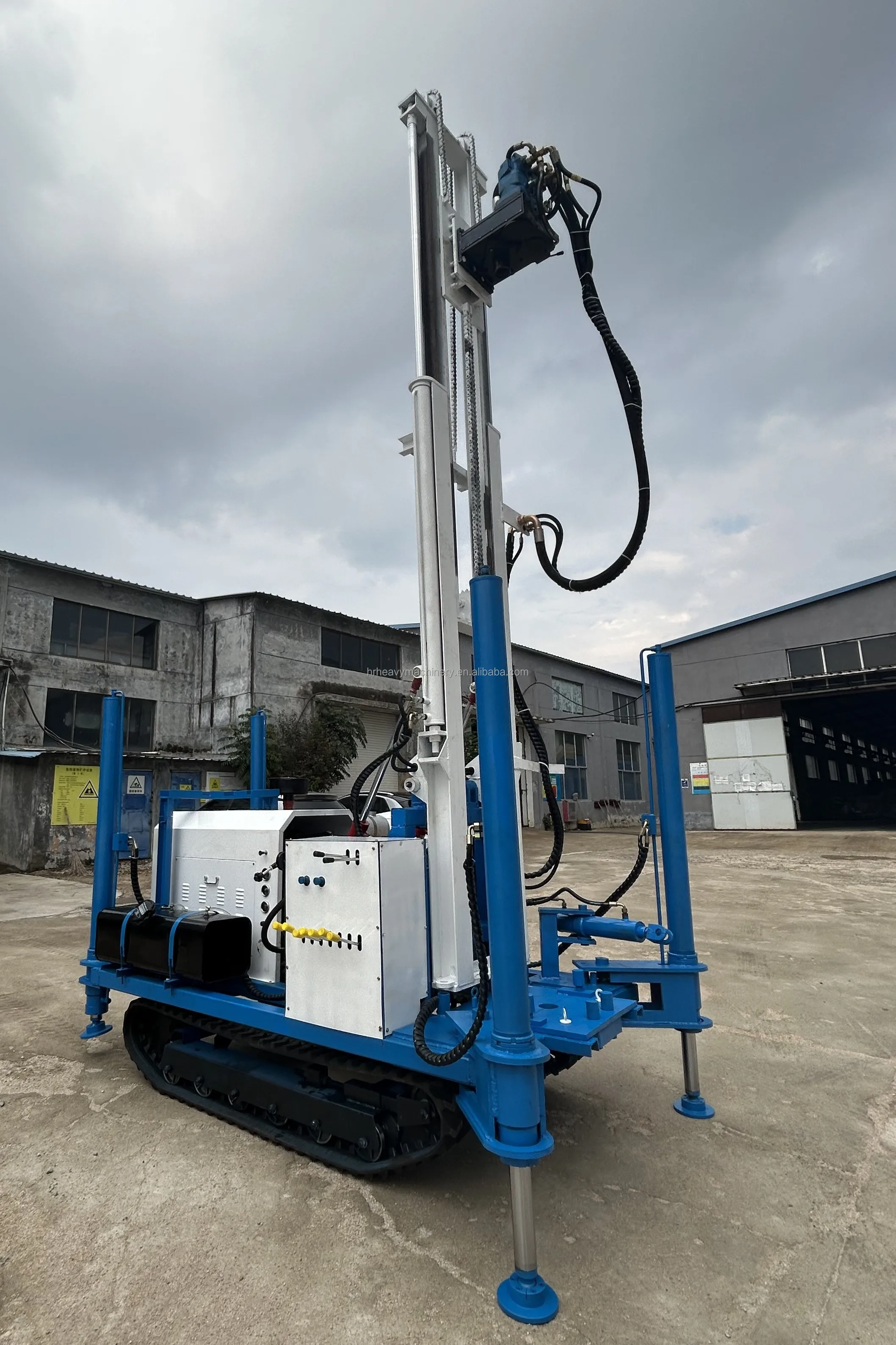 HongRun 300m water and air compressor  drill rig  have track shoe good quality and best price