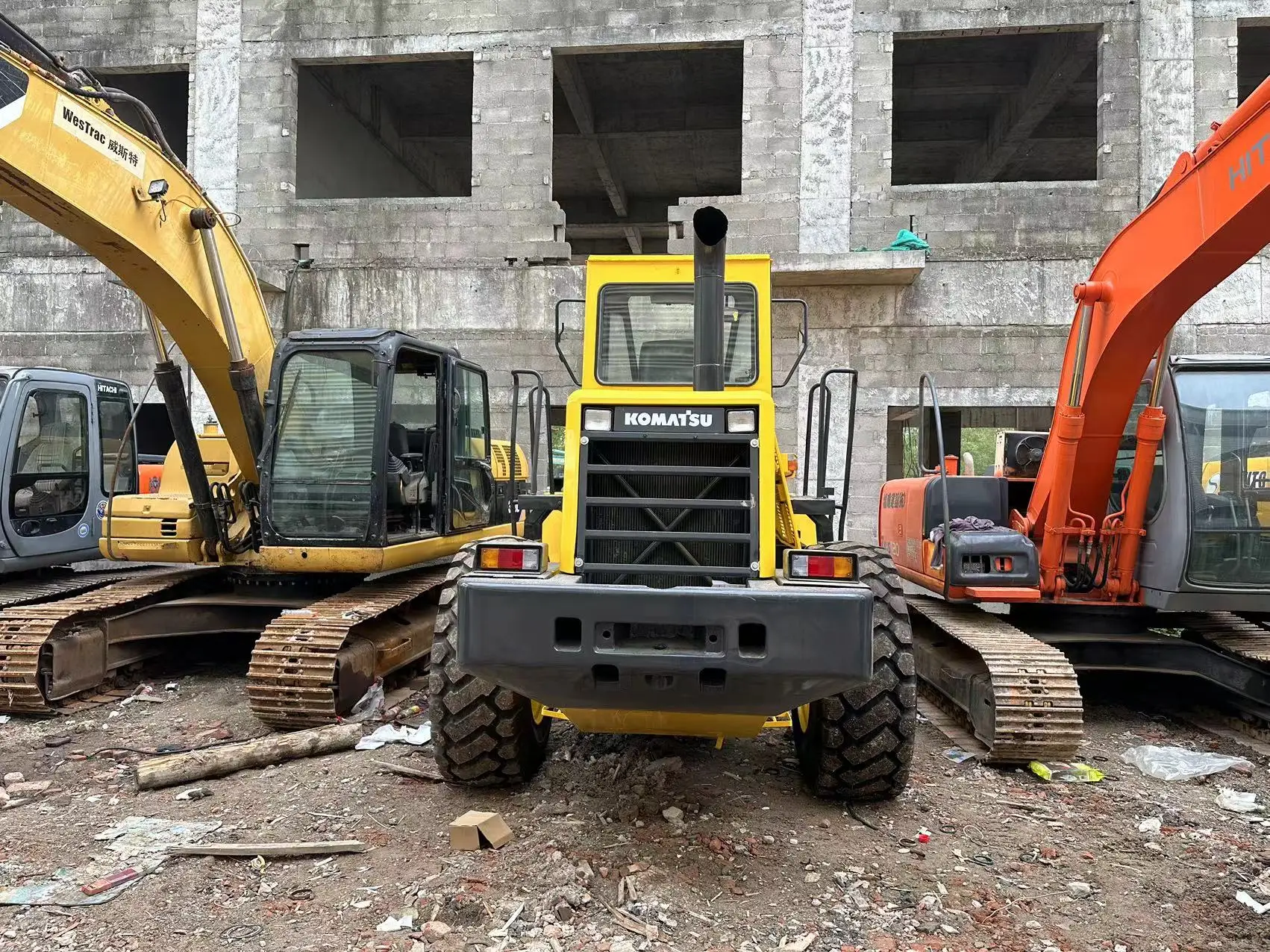Отличное рабочее состояние подержанный колесный погрузчик Komatsu WA320 4 тонны 5 тонн высокая эффективность производства