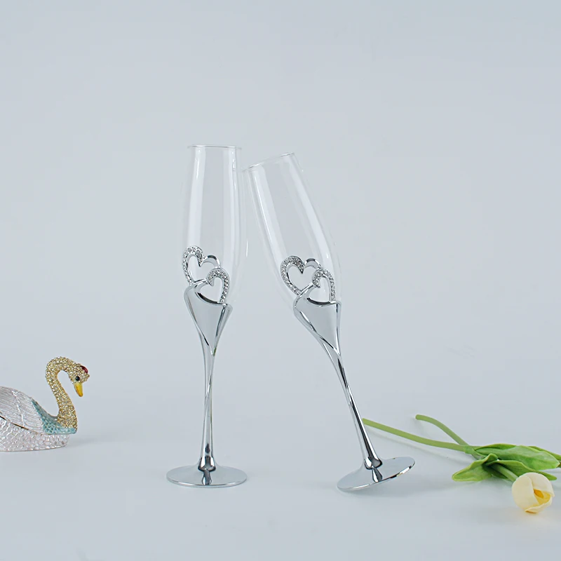 High Quality Customized Crystal wholesale glassware glasses flutes metal base heart-shaped diamond wedding decorations