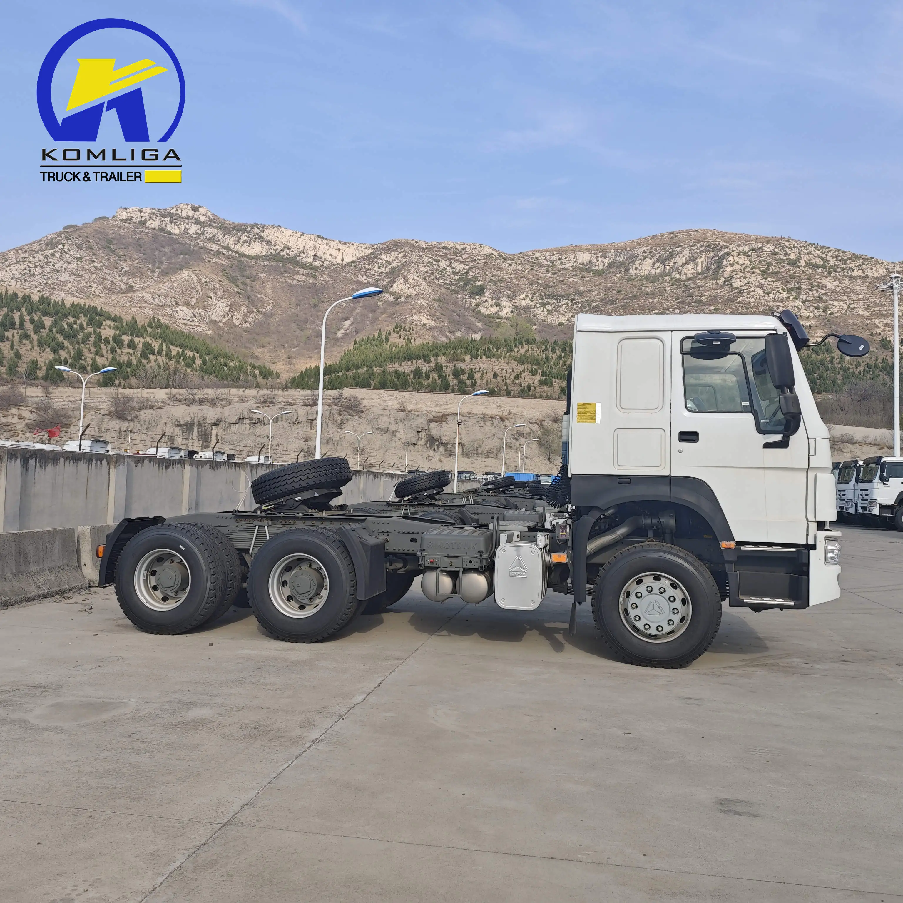 Second hand Sinotruck howo 10wheel trailer tractor head truck prices
