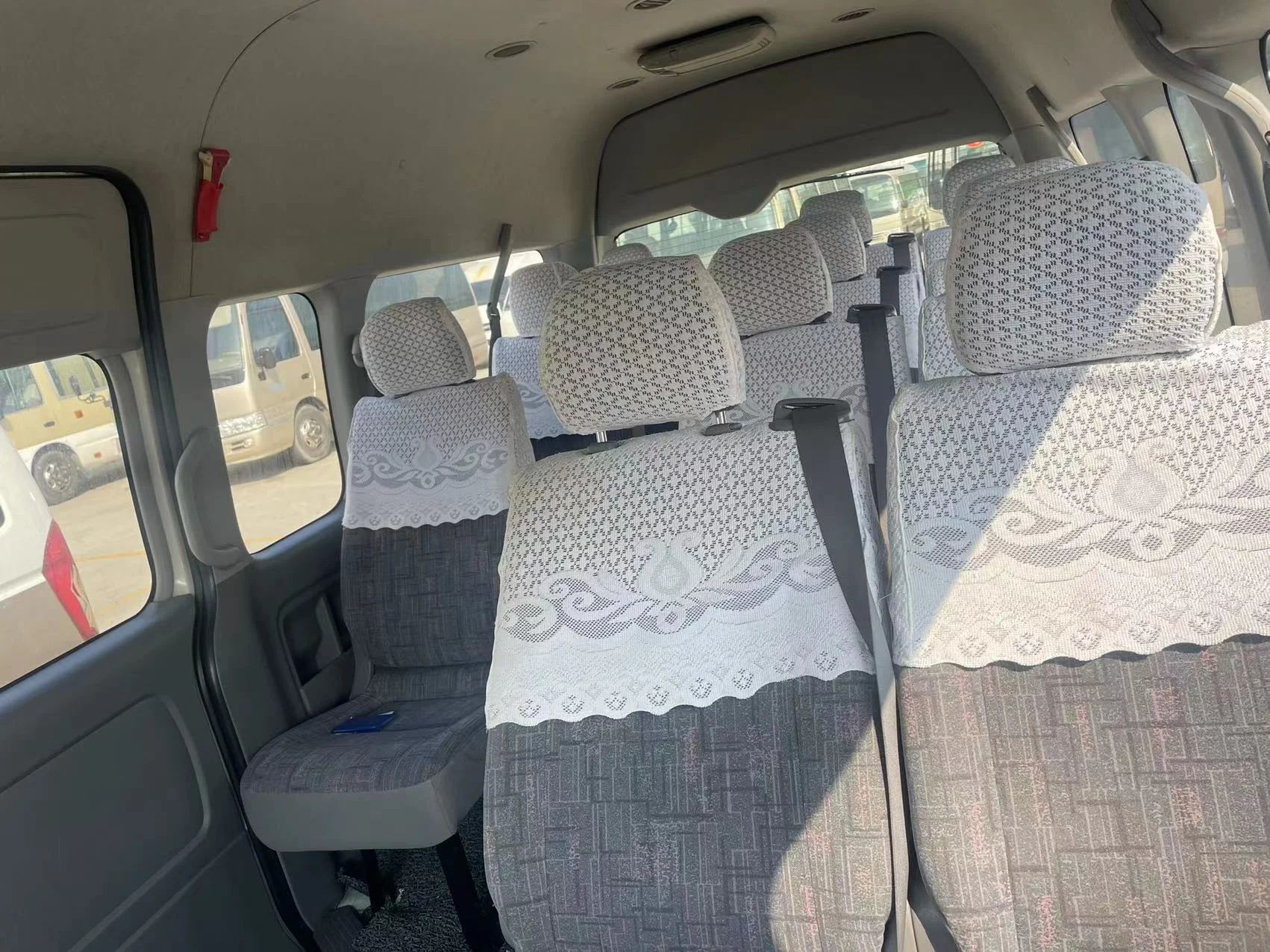 Самая продаваемая цена Подержанный Toyota Van Hiace Mini Bus б/у