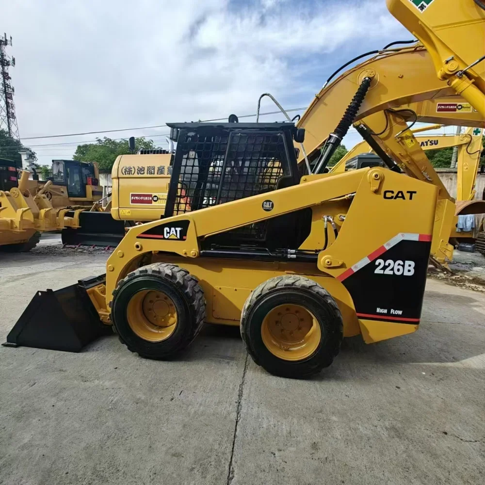 Used Cat 226B mini loader, high efficiency, best condition. Cheap,  low price, best working condition.