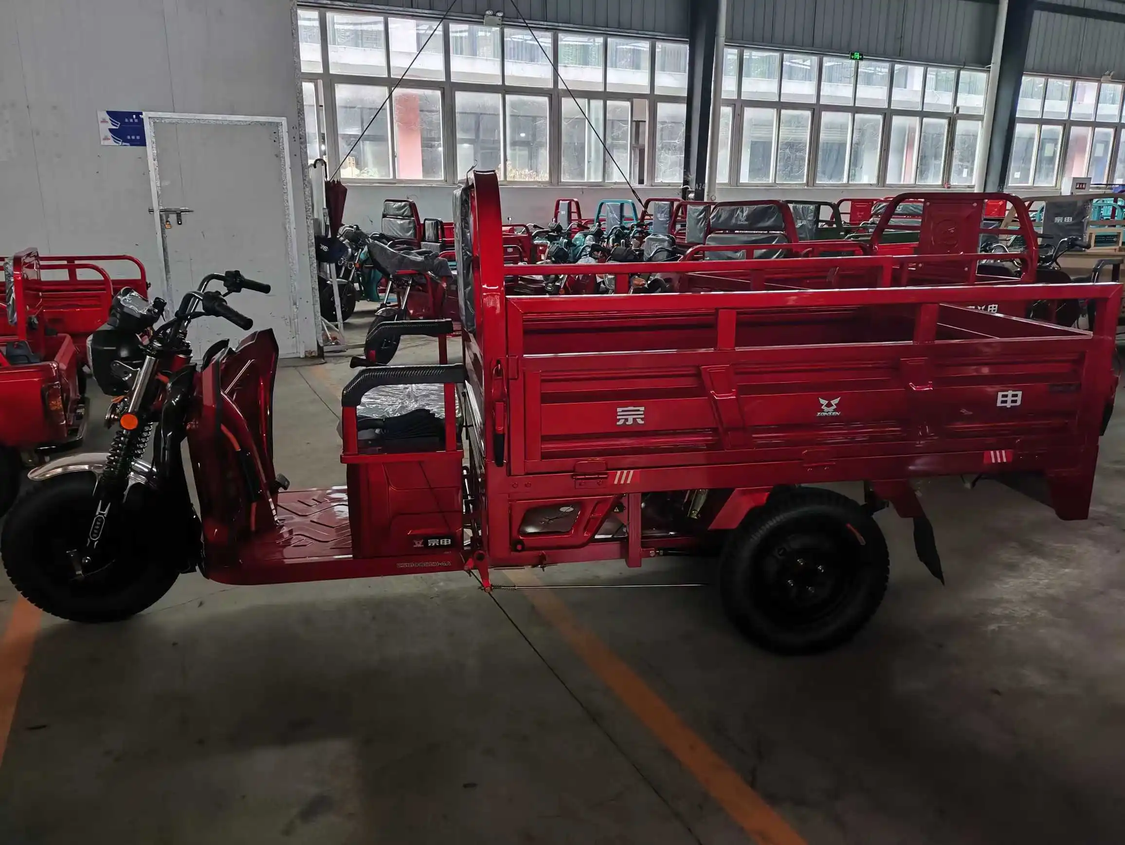 60-72V 80A 1500W 51km/h 600kg Loading Capacity Heavy Duty Open Electric Tricycles Tricycle Rickshaw China with Bumper