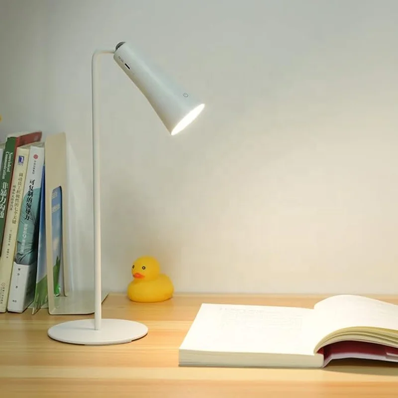 New Design Multi-function Clip Usb Bedside Table Lamp 3 In 1 Battery Portable Reading Desk Lamp With Magnetic Suction