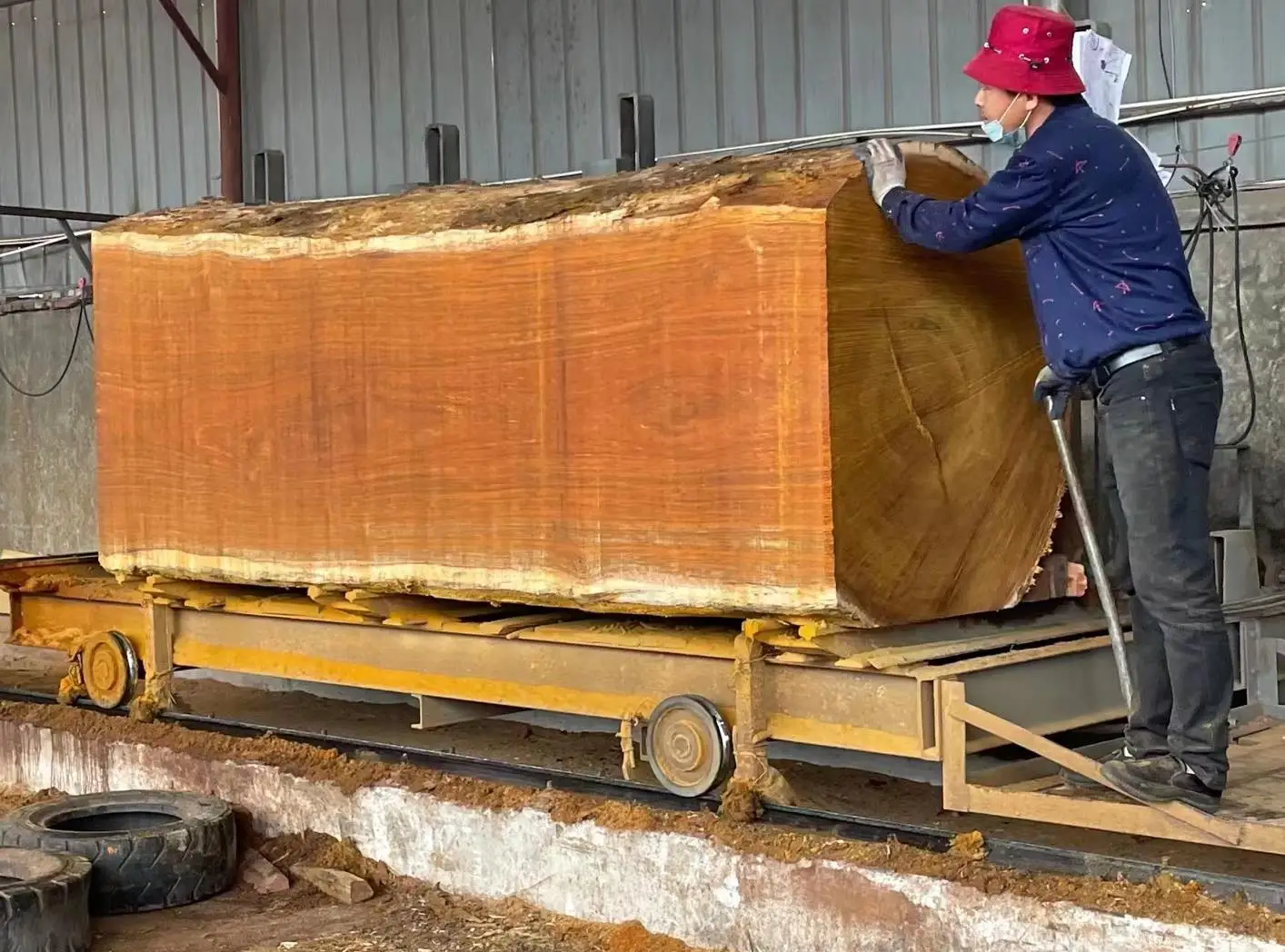 reddish smooth waterproof acacia modern style mahogany engineered hardwood flooring with high quality and good price