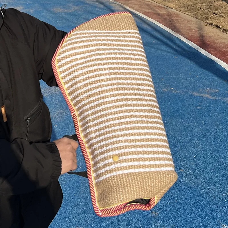 2024 Factory Hot Durable Strong Jute Sleeve Cover Self-Playing Bite Tug Of War Dog Accessories Manufacturers