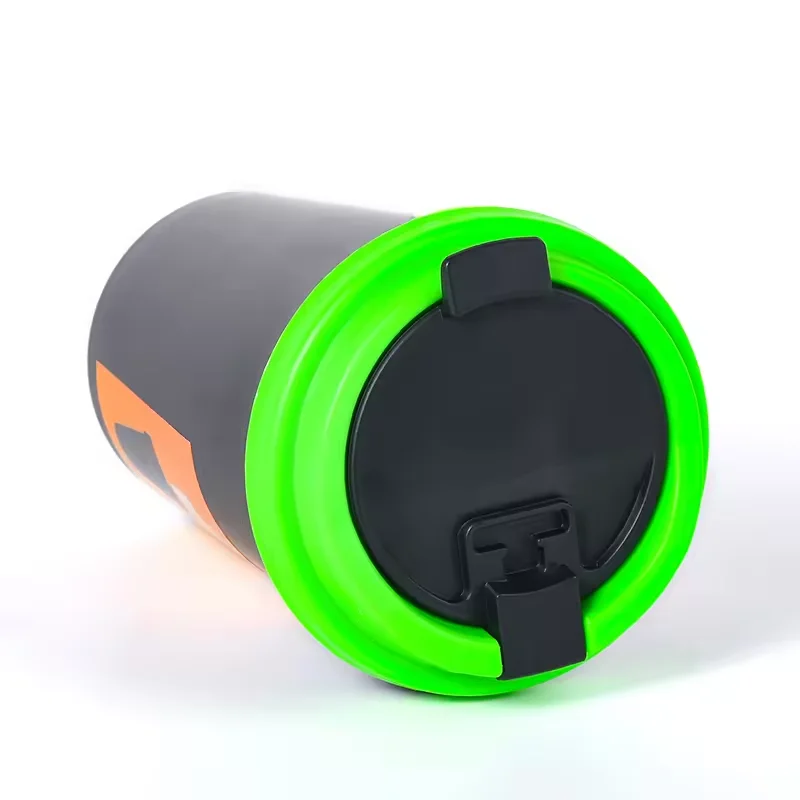 2024 Plastic Car Ashtray With Colorful Lid Luminous Butt Bucket Portable Cheap Ashtray ABS Material Cup Ashtray
