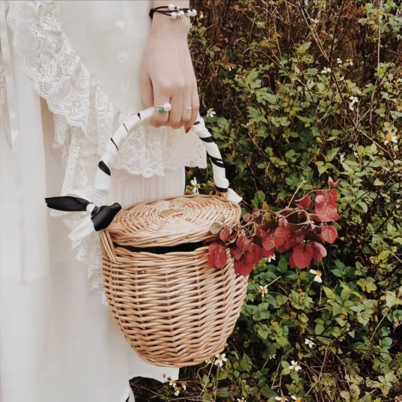 Hot sale wicker 100% handmade craft storage basket for storing cheap wholesale products wicker woven basket picnic with hand