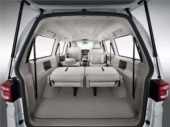 Лидер продаж Dongfeng легковой автомобиль MPV M5 с высококачественным mpv автофургоном