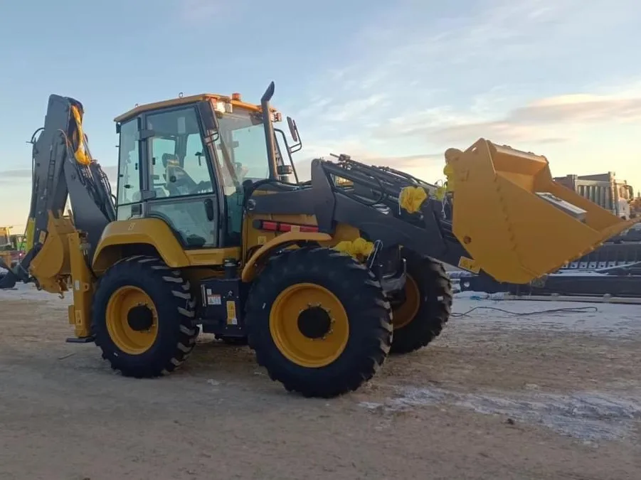 XC8-S3570 Mini Backhoe Loader 2500kg Payload Backhoe Loader with Telescopic Bucket for Sale