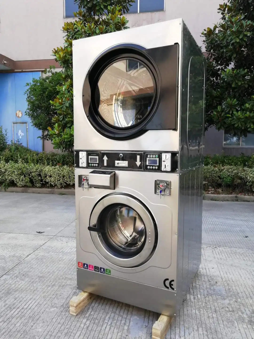 Self-service laundry machine