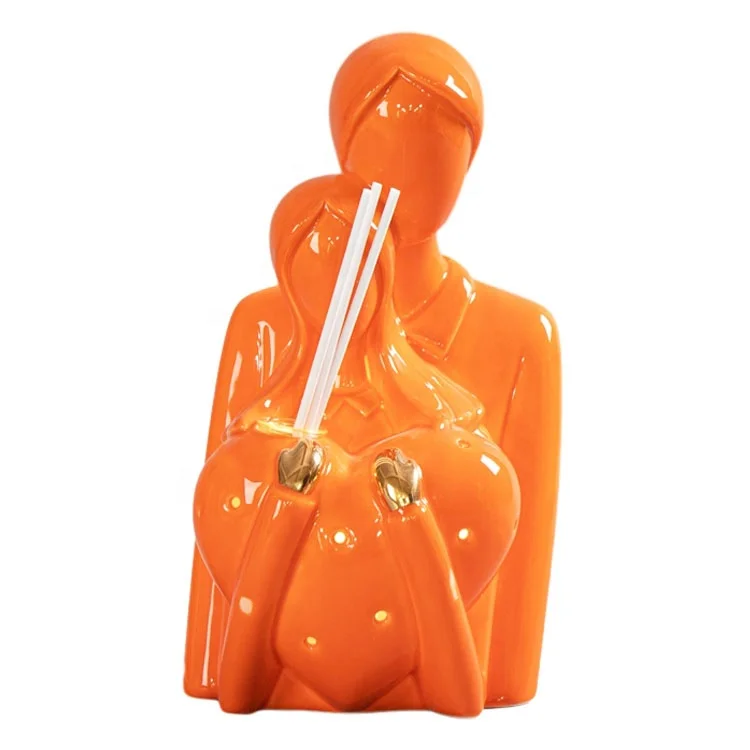 Reactive Valentines Gift Incense Diffuser Couple Statues Ceramic Lover Figurine Embrace Characters Ideal for Home Office And Car