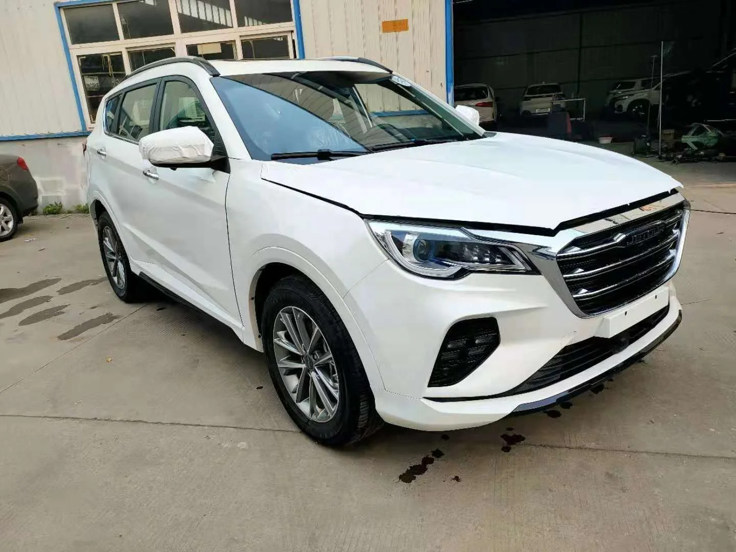 Слегка используется модель 2021 chery jetour x70 с крышей от