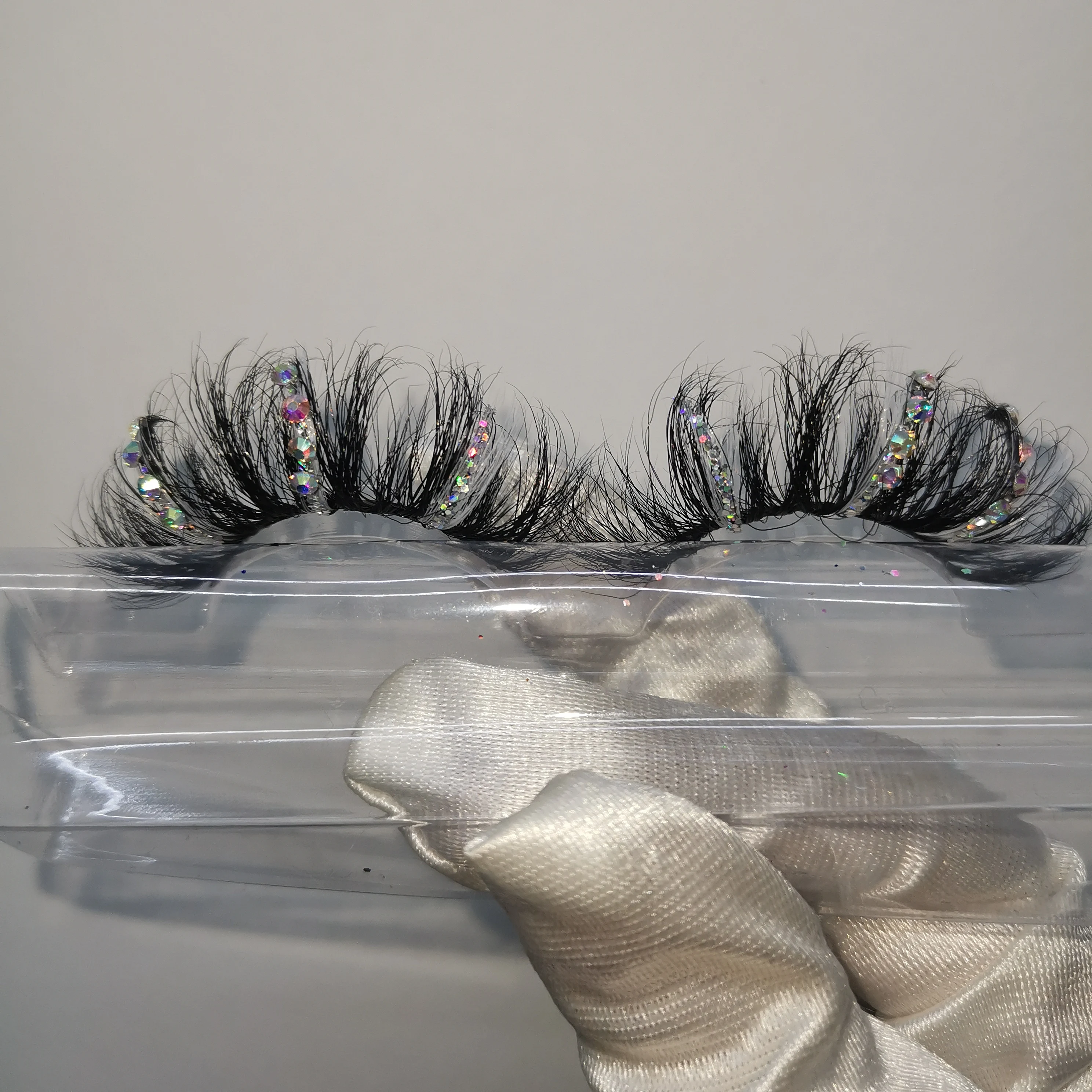 Christmas Style Diamond Eyelash Wholesale Mink Fur White Lashes Unique Glitter Eyelashes