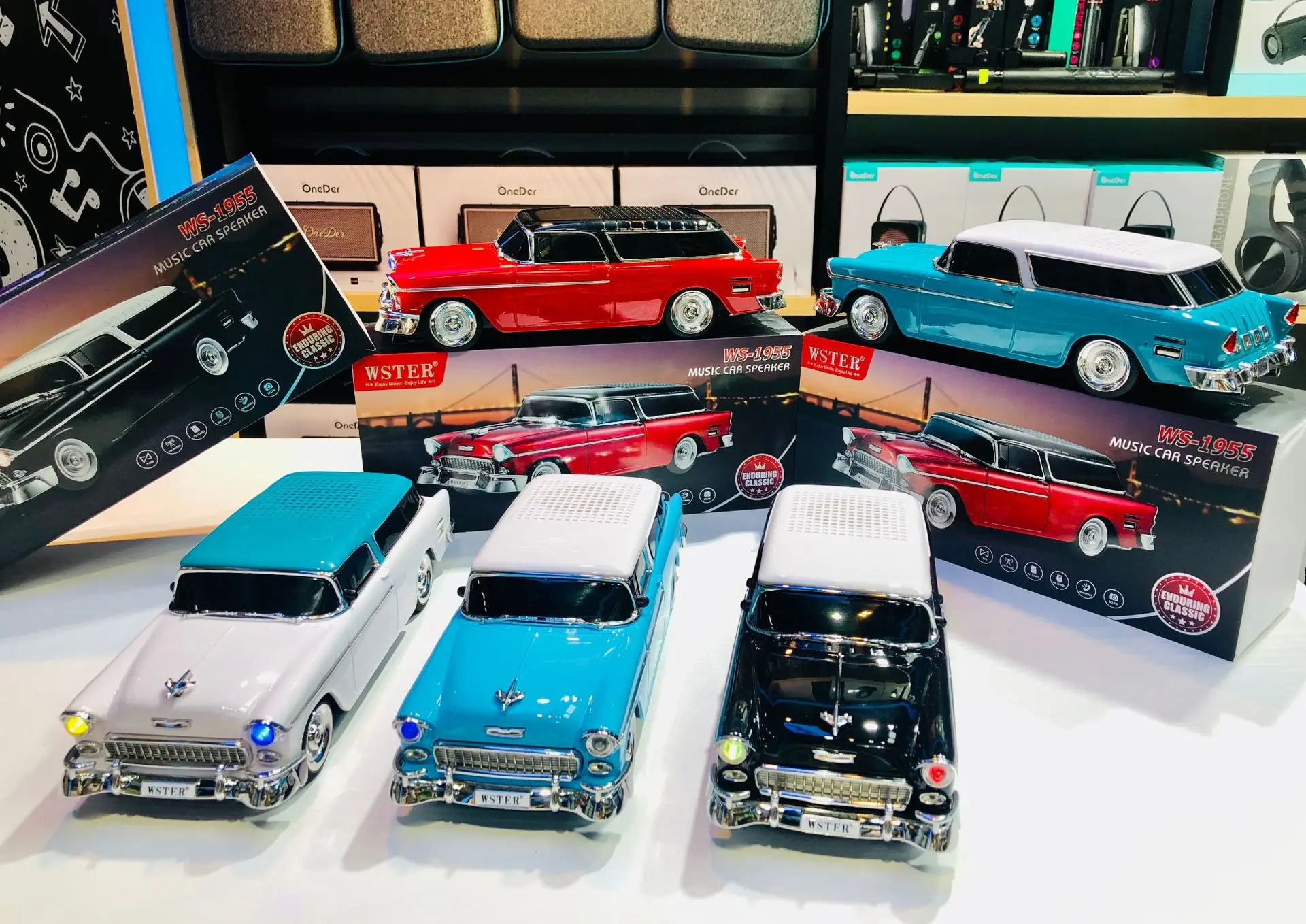 1500mAh Classical Vintage Car Design WS1955 Wireless Desktop Party BT Portable FM Radio Mini Karaoke Speaker With FM Radio