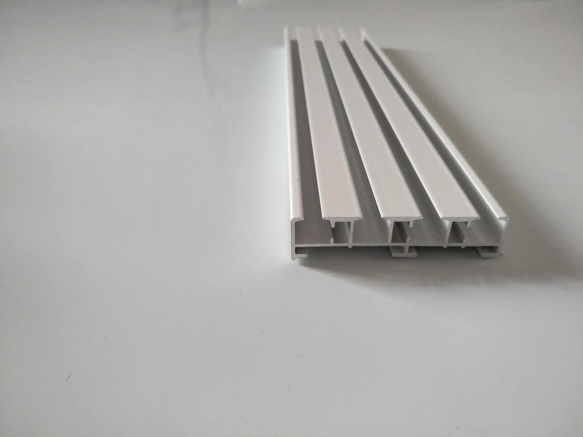 CNC bright anodized aluminium profiles for icebox handle