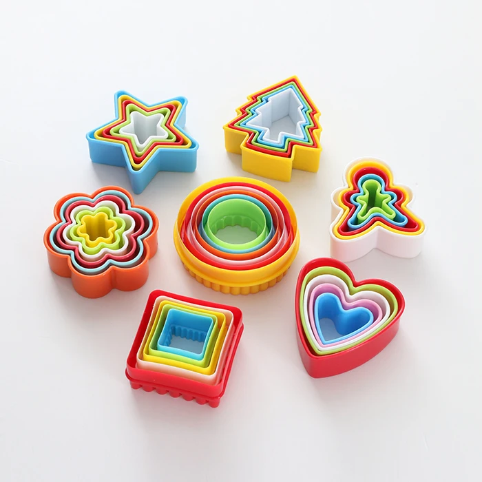
5pcs Plastic christmas gingerbread man shape cookie cutter for bakeware set 