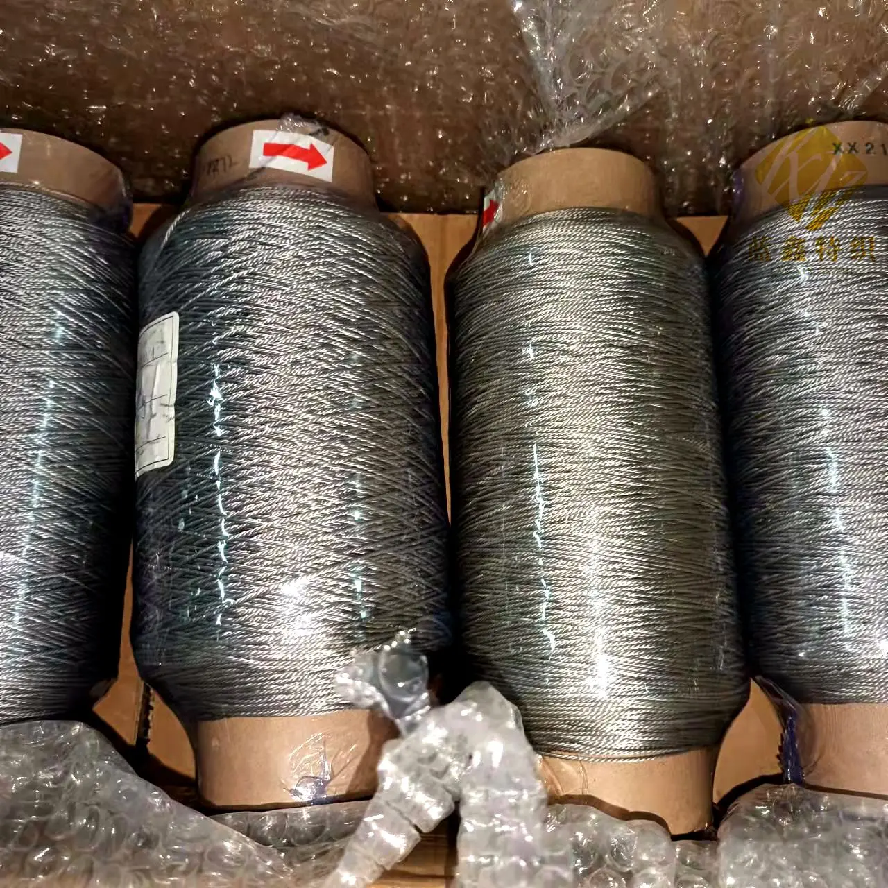 LANXINcustom 1.8Ω 3.5Ω Fire Resistant Of Silver Dress Esd Conductive Sew Thread 316l Conductive Sewing Thread