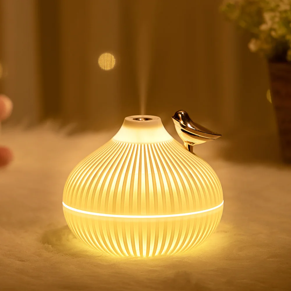 Creative small onion humidifier mini USB home office desktop air conditioning room fog night light humidifier