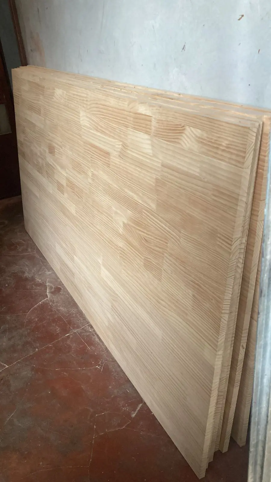 Factory wholesale Radiata pine wood 4*8 feet 12mm/ 15mm/ 18mm/ 22mm Finger Jointed board Radiata pine wood board