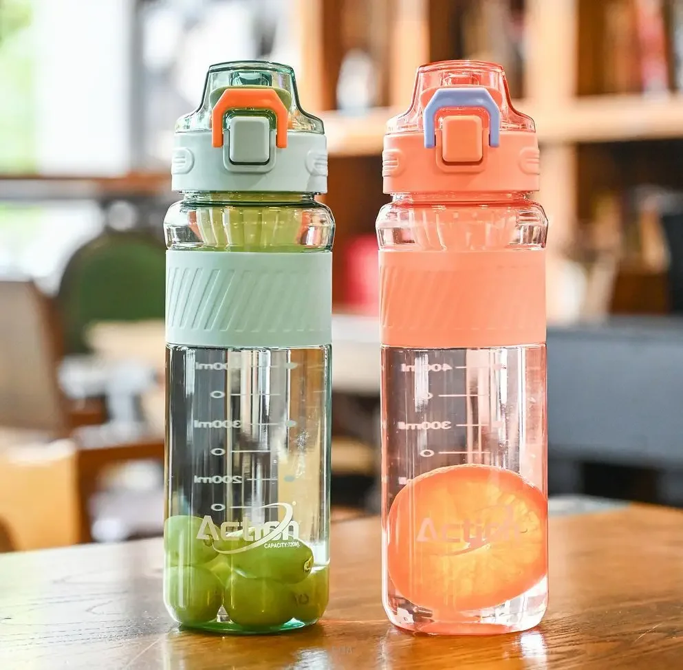 680/720ml Plastic Sports Water Bottle Fruit Juice Infusion Water Bottle With Leak Proof Drinking Screw Lid