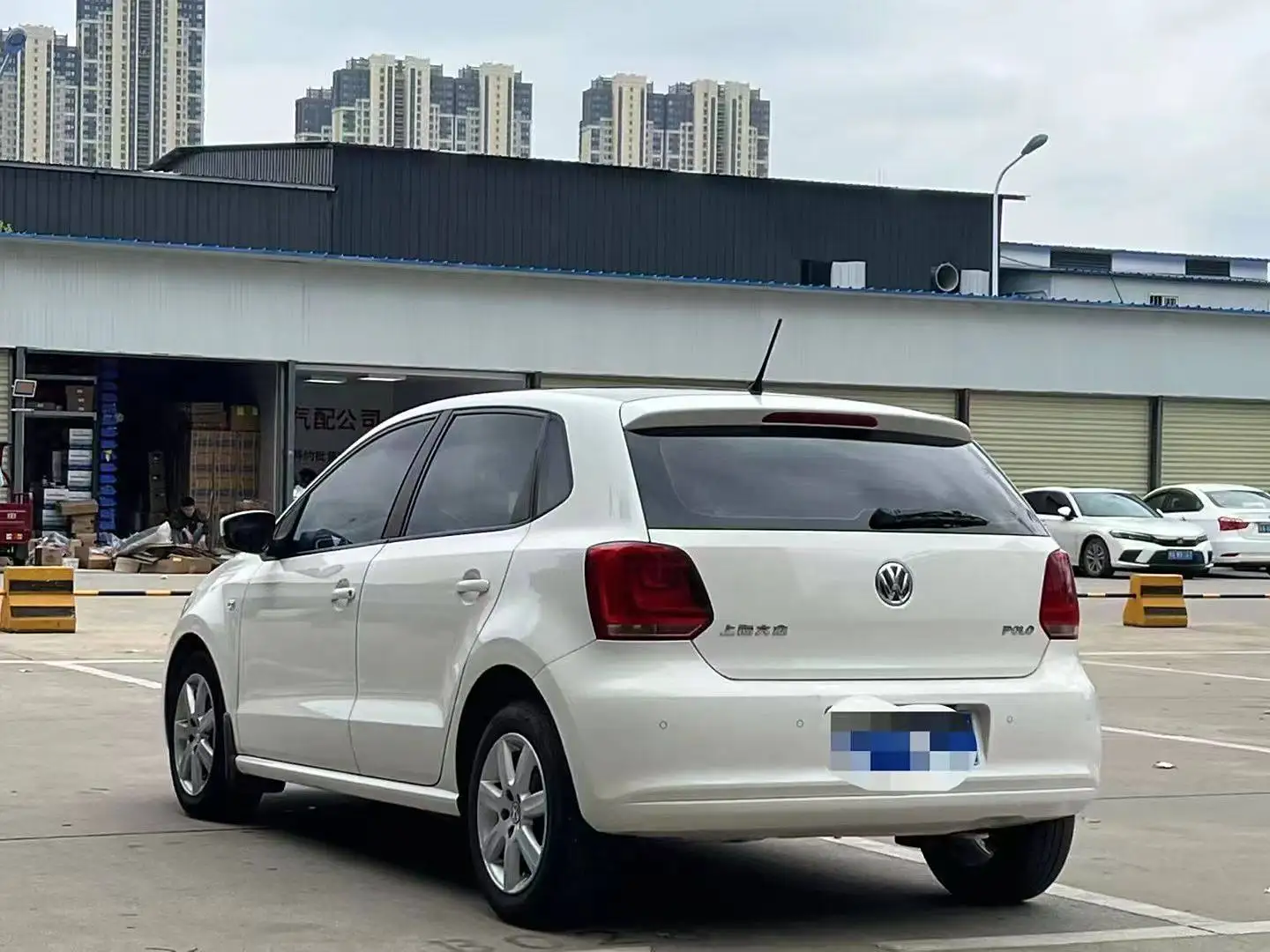2013 Volkswagen POLO 1.4L хэтчбек коробка передач для подержанного автомобиля алюминиевый сплав багажник задний бензиновый импортный седан