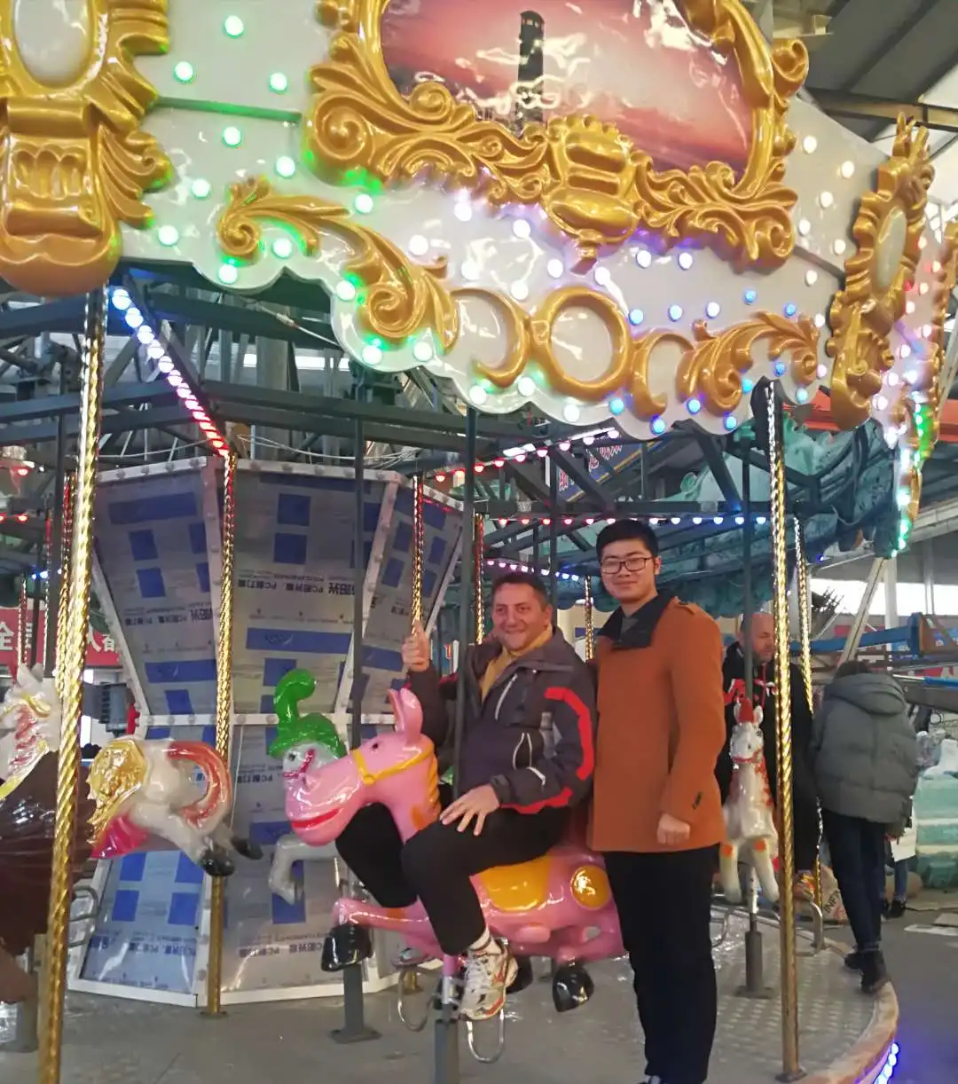 Very cheap old second hand amusement park rides used carousel pendulum flying chairs and mini flying car rides