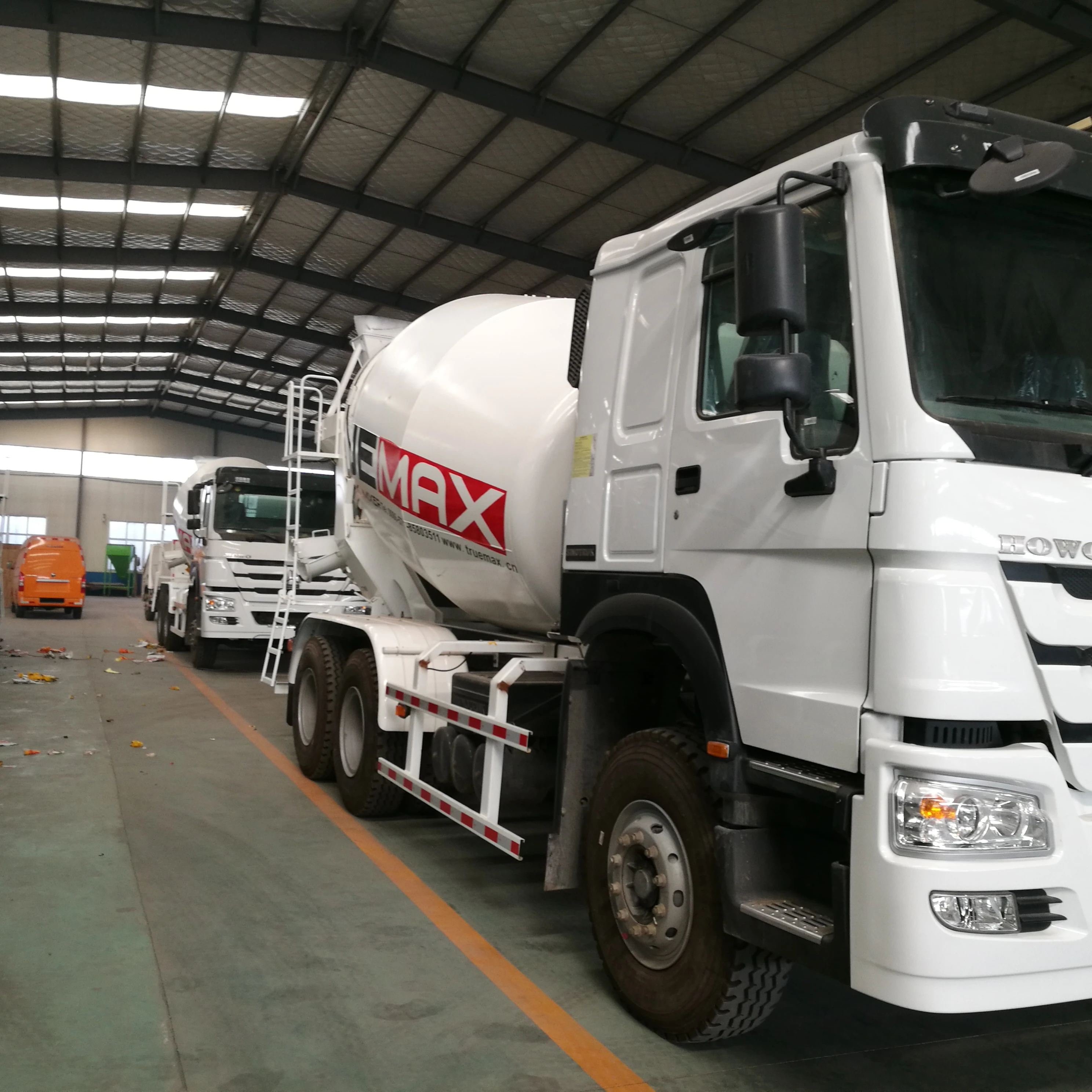 Factory sells truck mixers concrete mixers cement mixers