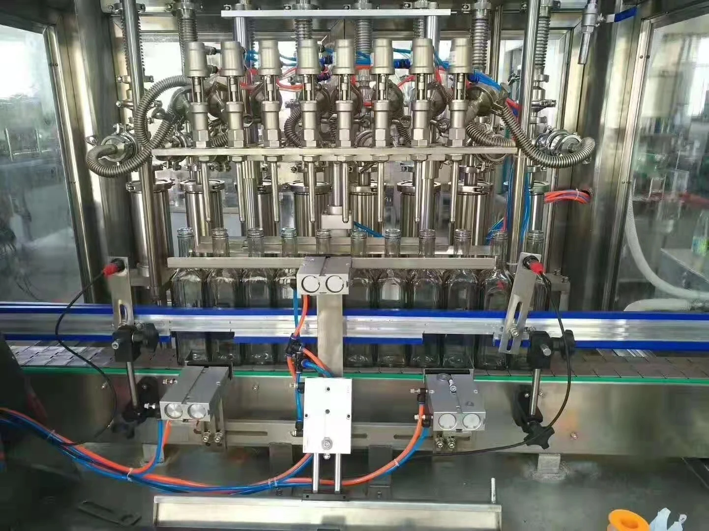 2023 Bottle Liquid Paste Cream Sauce Jam Automatic 4 Nozzle Filling Machine