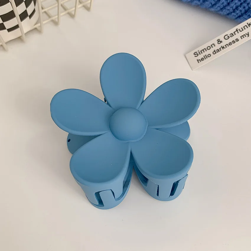 2022 Klein Blue Hair Clip For Women Girls Hair Accessories Korean Wholesale Plastic Hairpin Plastic Klein Blue Hair Claw Clip