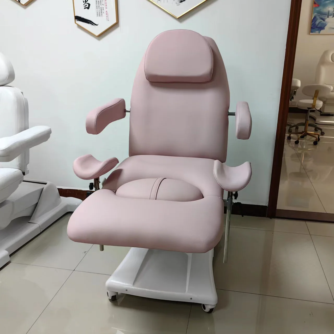 High-quality Wooden Folding Professional Lightweight Massage Bed Massage SPA Table Massage Table