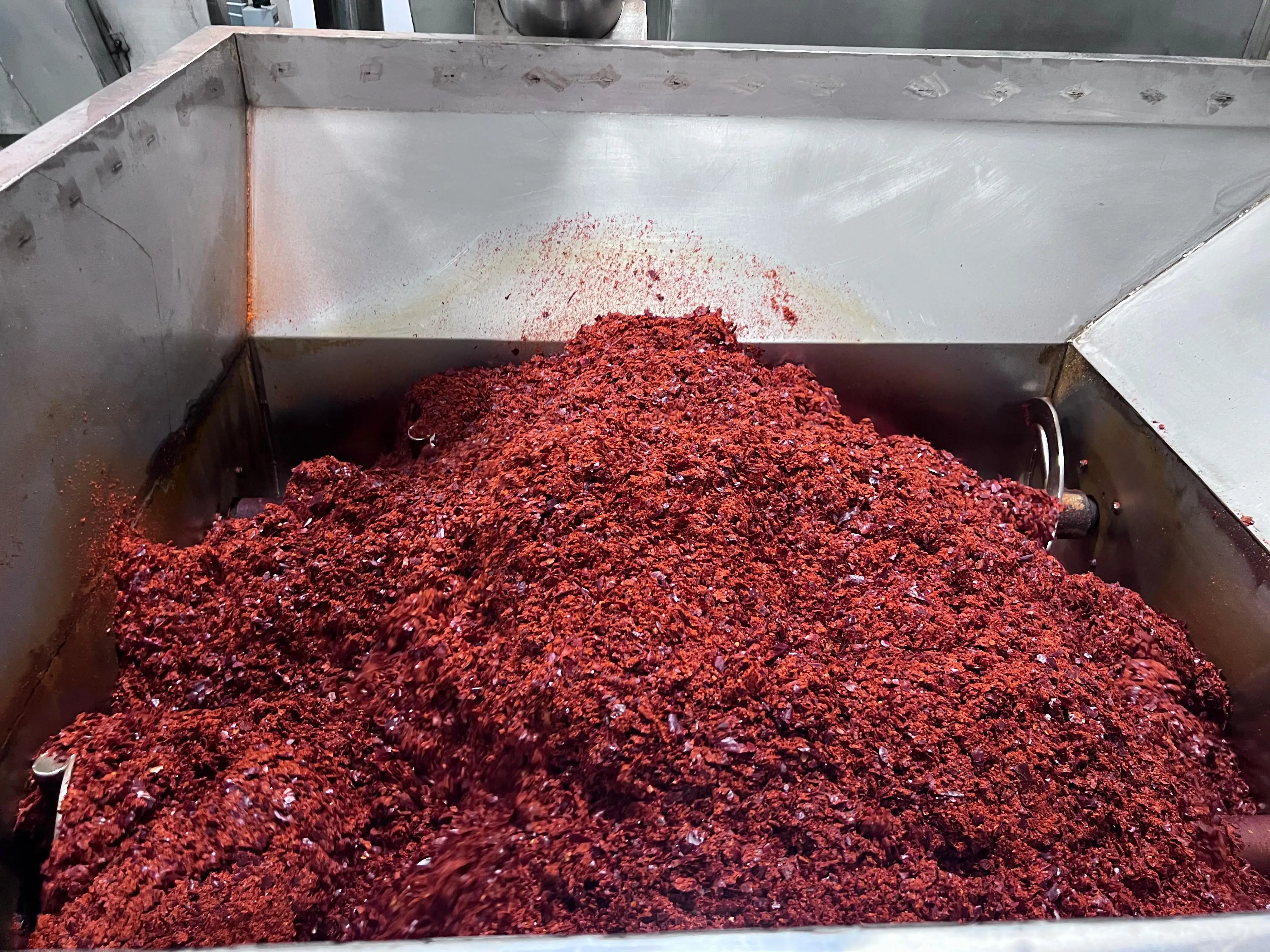 kosher certified gochugaru seedless sliced red chili dried chili peppper paprika chili flakes supplier