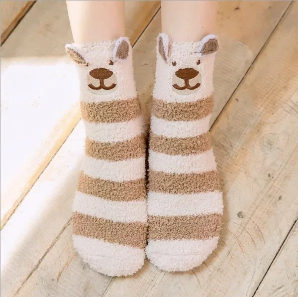 Wholesale Christmas Socks 2021 Winter Funny Holiday Gift Box Christmas Gift Socks Fluffy Women Christmas Fuzzy Socks