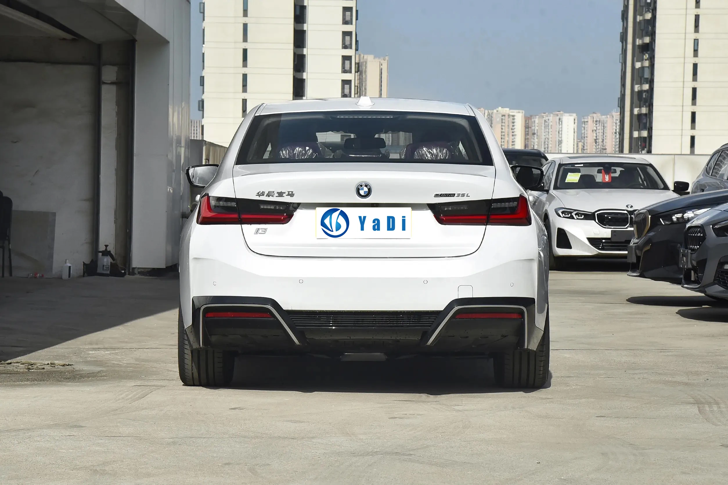 Good Performance Electric car 2024 for  i3 High Quality New Energy Car High-Speed 4-Door 5-Seat Electric Vehicle