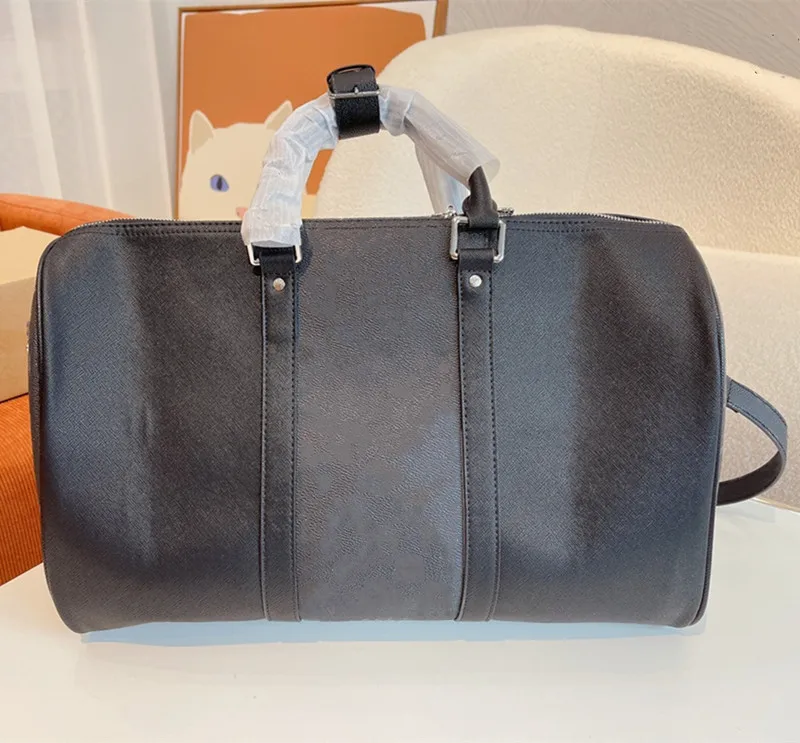 2022 New Luxury Women Weekend Bag Overnight Duffle Hand Bags Leather Designer Travel Duffel Bag for Men