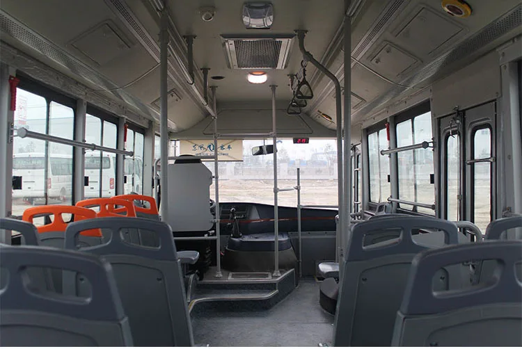 New 7260x2340x2850mm 8.4ton diesel euro 5 engine 5 speed manual gearbox 26 standard passenger seats 50 space city buses price