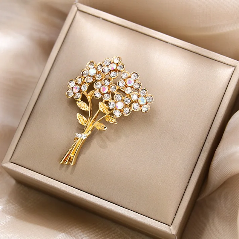 Retro fashion brand exquisite bouquet pearl brooch new alloy diamond flower brooch