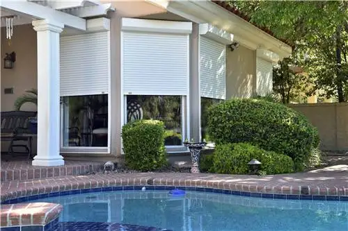 Outdoor Windproof Skylight Roof Roller Blinds Automatic Aluminum Electric Window Hurricane Roller Rolling Shutter