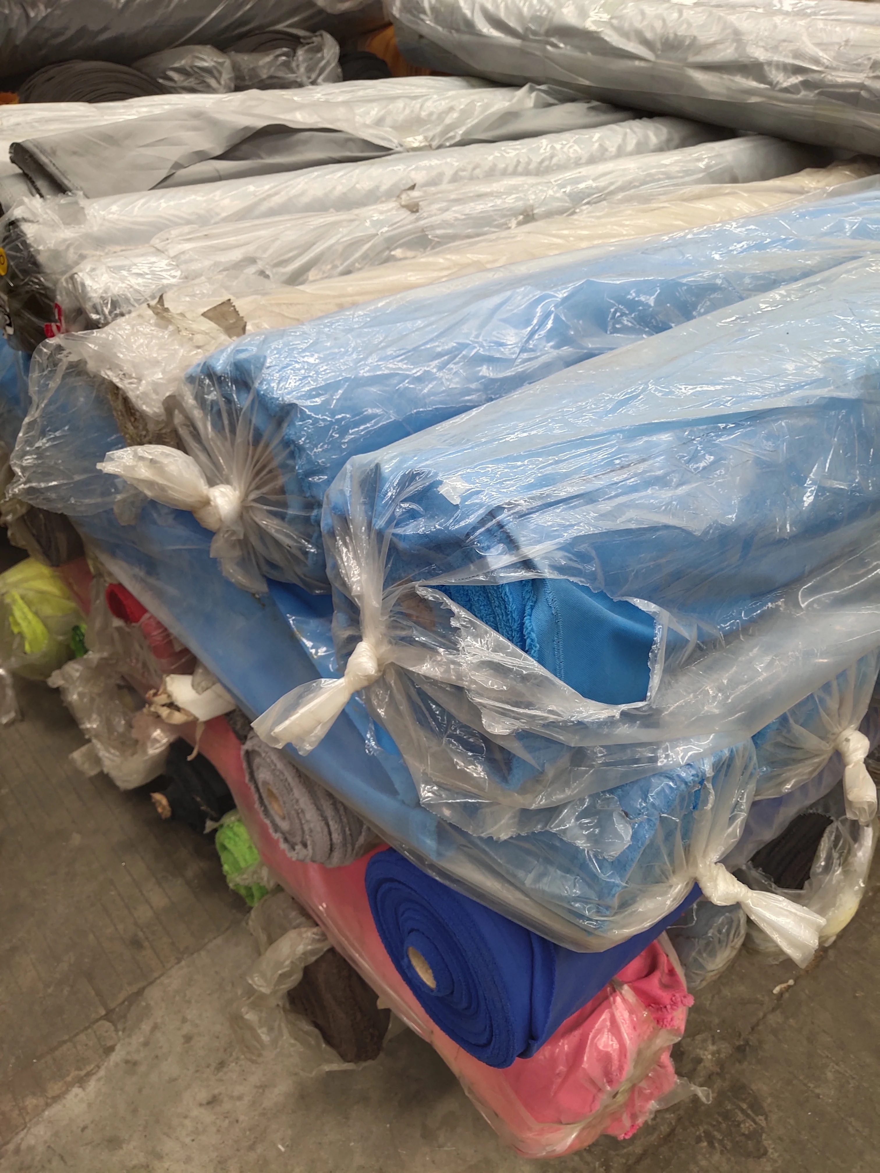 Polyester Oxford  Fabric with Woven Printed Jacquard Design PU Coating Goods Stock Lot Kilo Price