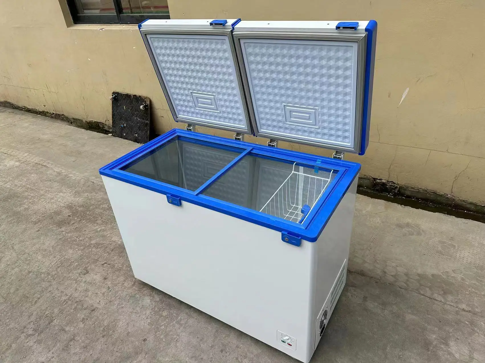 BD/BC-268 Liter Solar & Electricity Powered Double Doors white and blue color Ice Cream Chest Deep Freezer