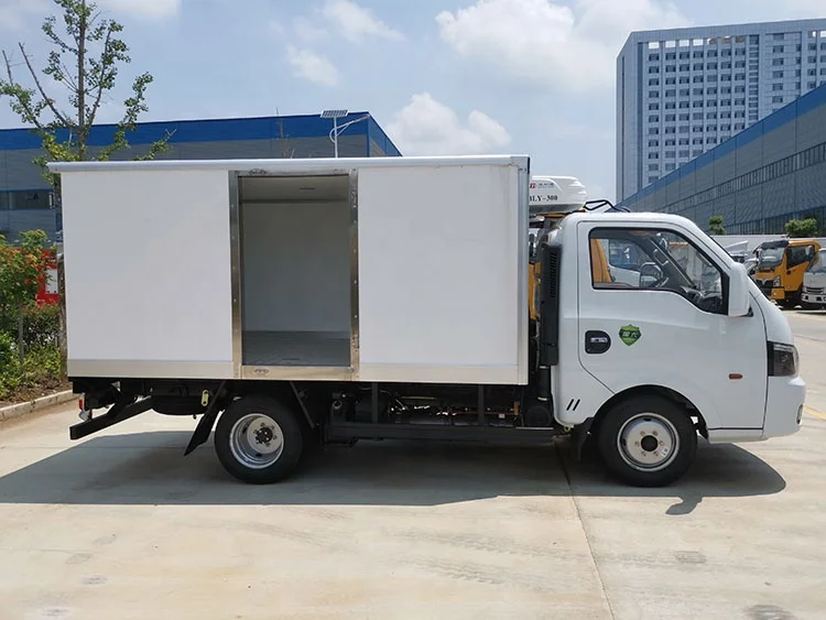 High quality cheap diesel Euro 5 refrigerated van truck mini refrigerated truck refrigerator car for sale