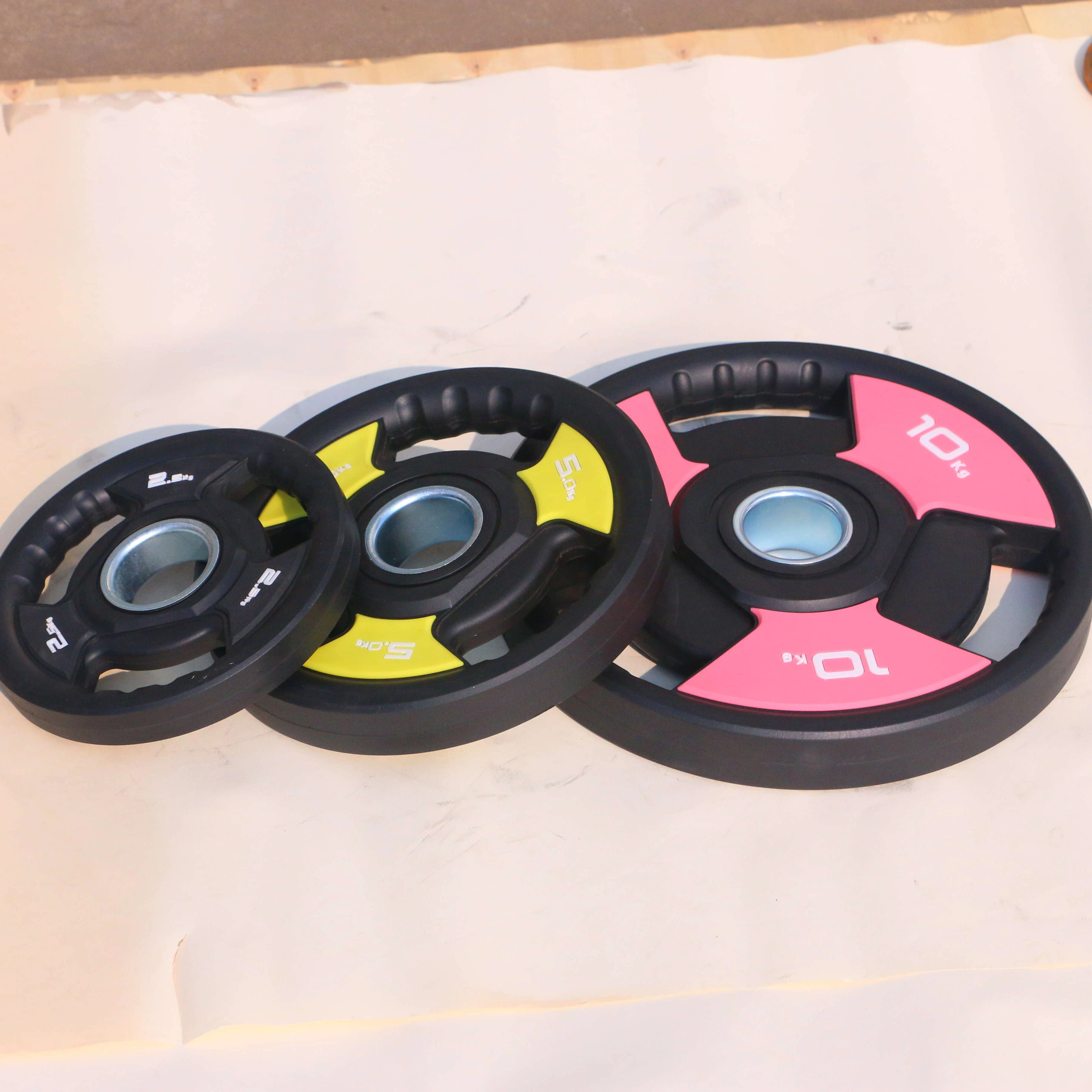 Factory Wholesale Custom Logo Black Hand-held Fitness Rubber PVC PU Coated Weight Plate for Strength Training