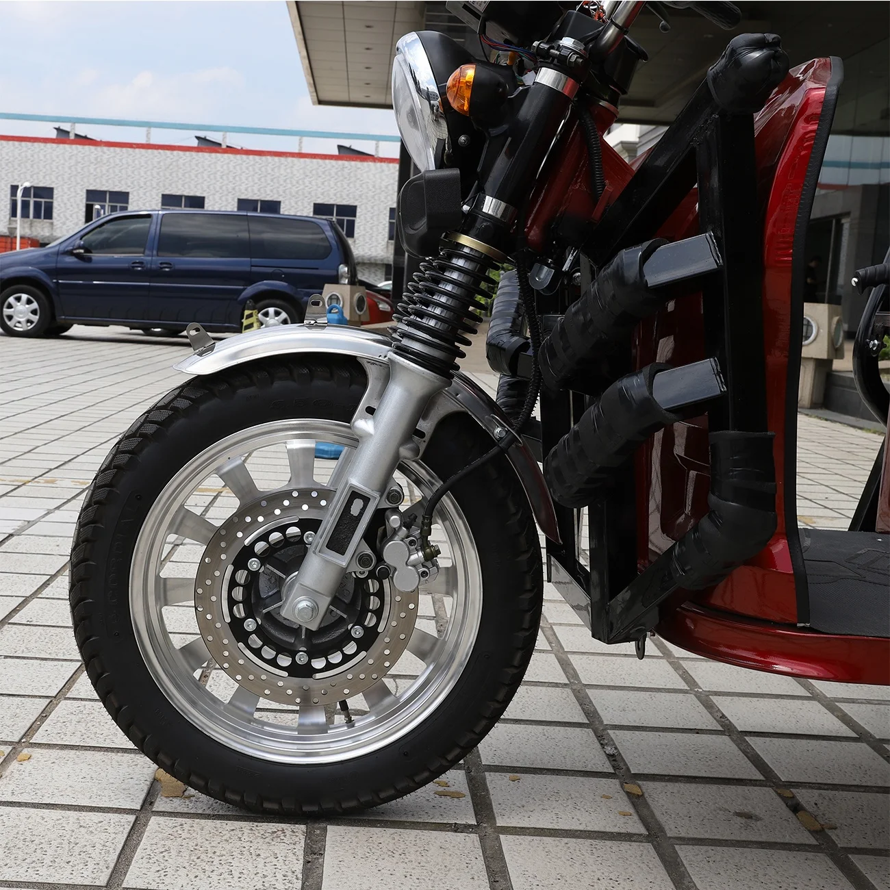 Wholesale electric tricycle made in China, high-quality and cheap cargo electric tricycle sliding sales