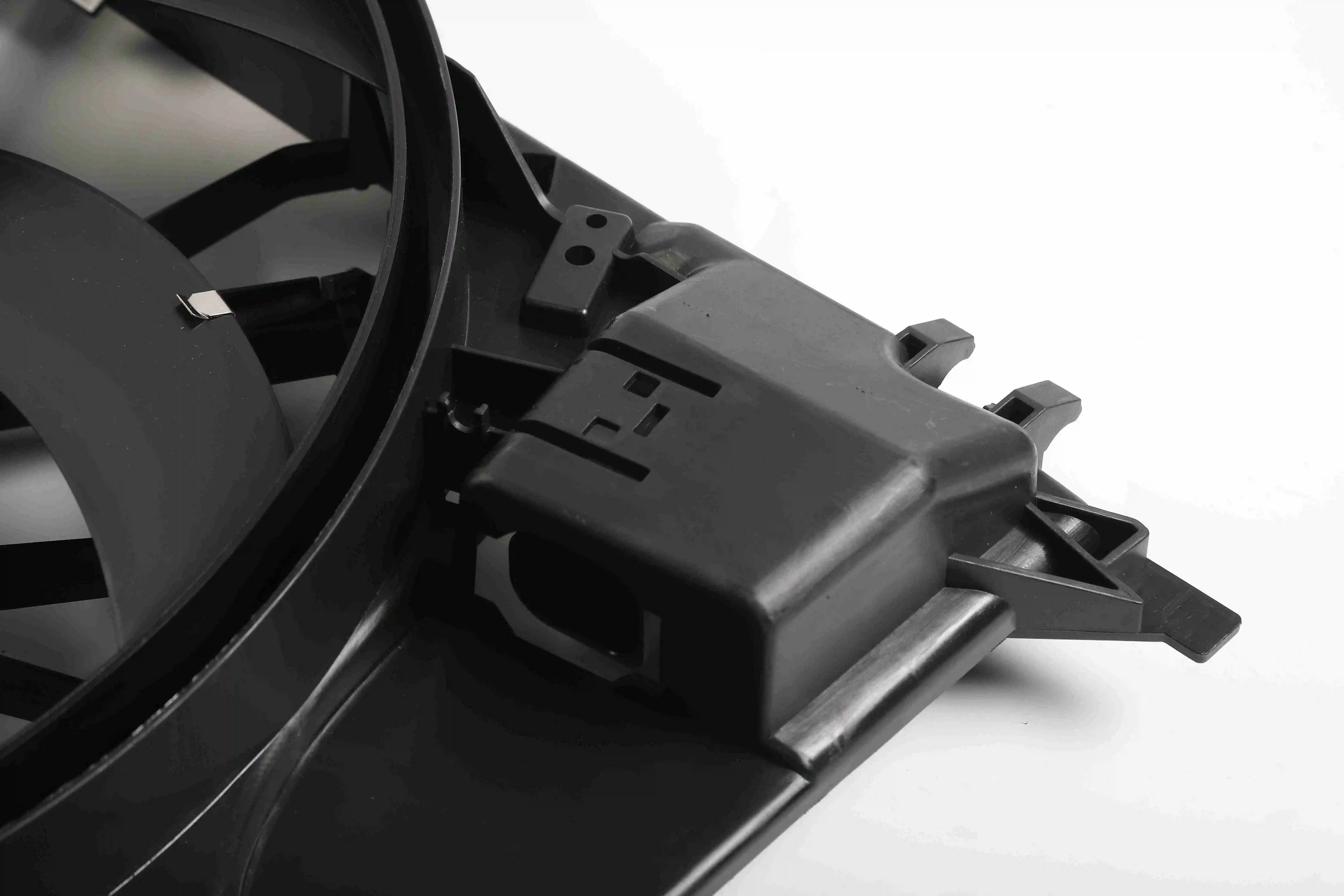 High quality Electric Radiator Fan 221 500 11 93 2215001193 2215000493 2215000993 2219066500 Auto Engine Coolant Fan