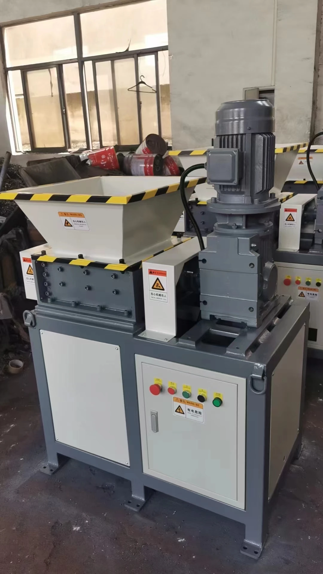 Double Shaft Shredder Scrap Metal, Gas Tank Squeeze Shredder / Double Shaft Shredder For Garbage Dump Recycling Station