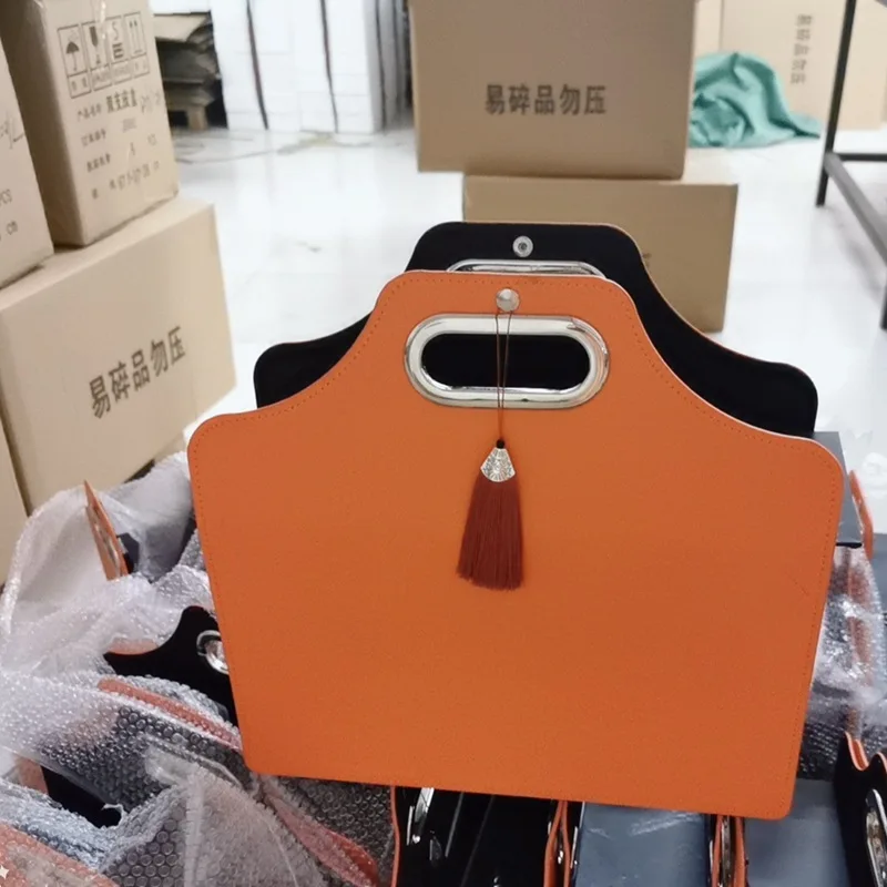 2021 New Design Customized Trendy Stylish Thermal Leather Champagne Bottles Protective Bag